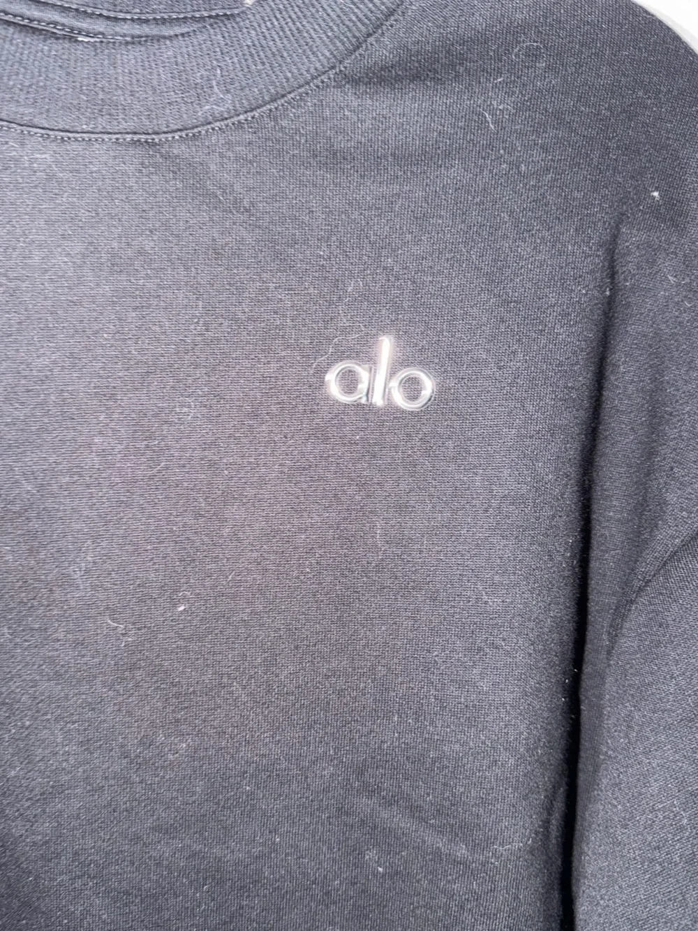 ALO Black Crewneck Sweater-Black Small